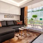 Modern & Elegant Loft شقة *
