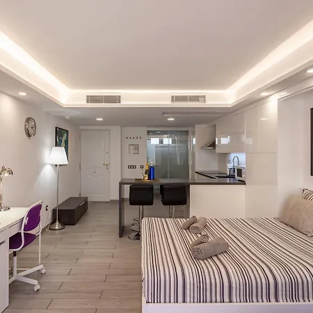 Modern & Elegant Loft شقة
