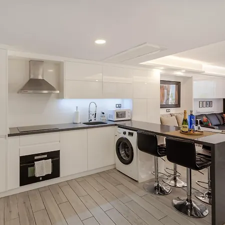 Modern & Elegant Loft דירה